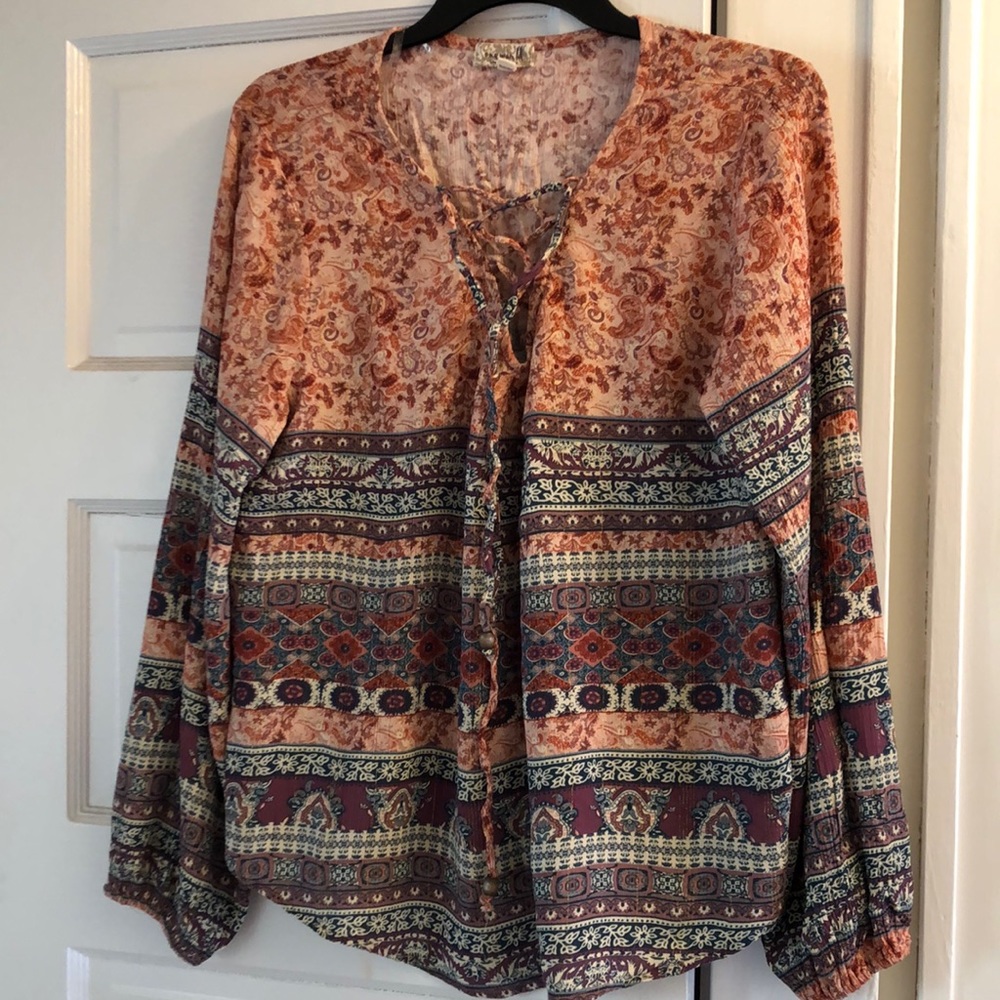 Pretty long sleeve boho top
